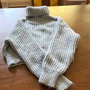 Zara Soft Light Blue Cropped Sweater sz M